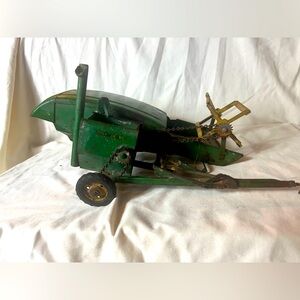 Vintage 1950's Carter John Deere 12A Pull Type Combine 1/16 Scale Toy Farm